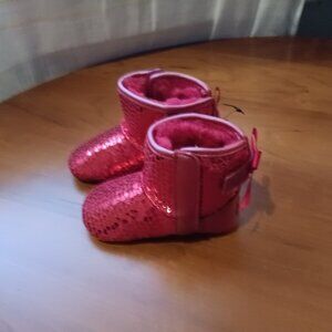 SPECIAL NWT Ugg Red Baby Gel II Hearts